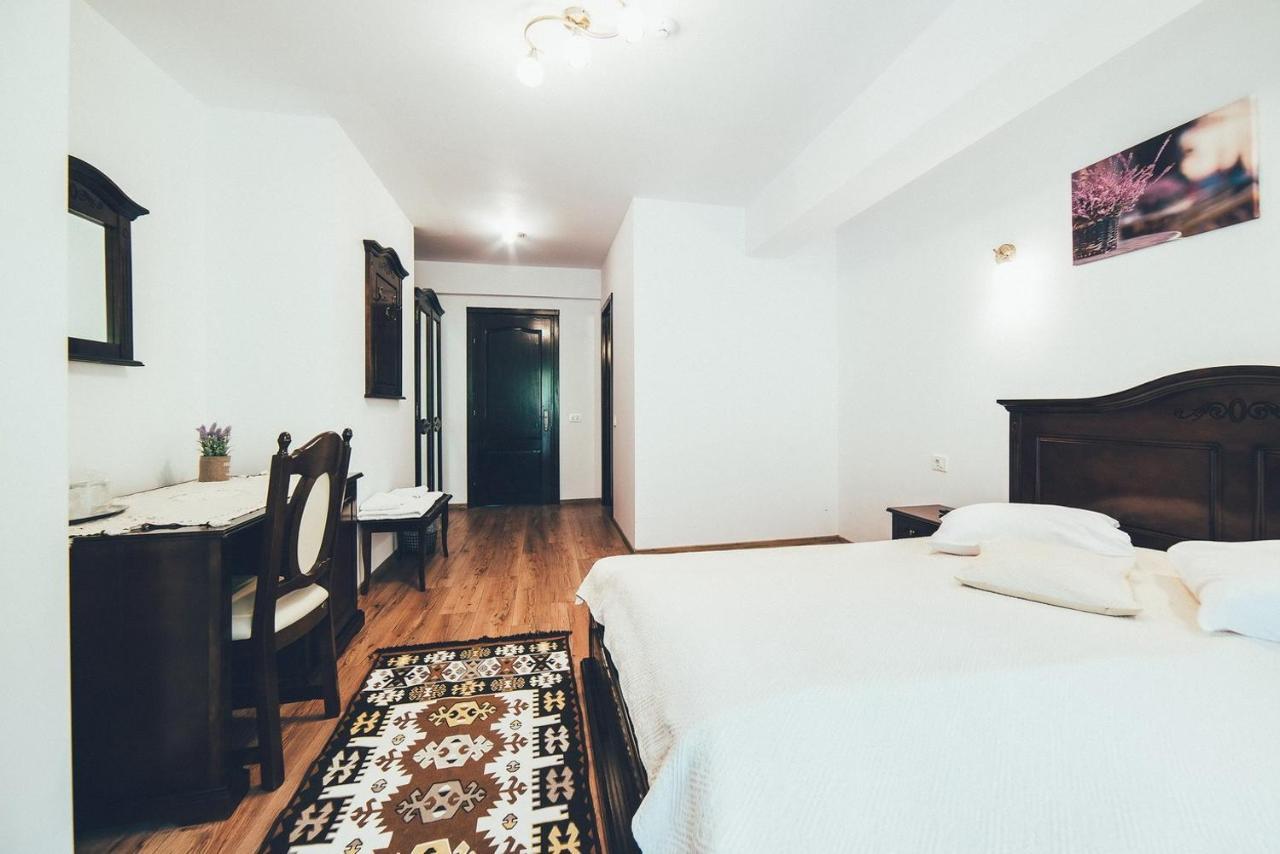 Conacul Domnitei Hotel Voronet Zewnętrze zdjęcie