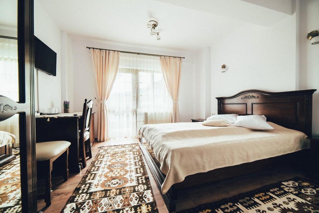 Conacul Domnitei Hotel Voronet Zewnętrze zdjęcie