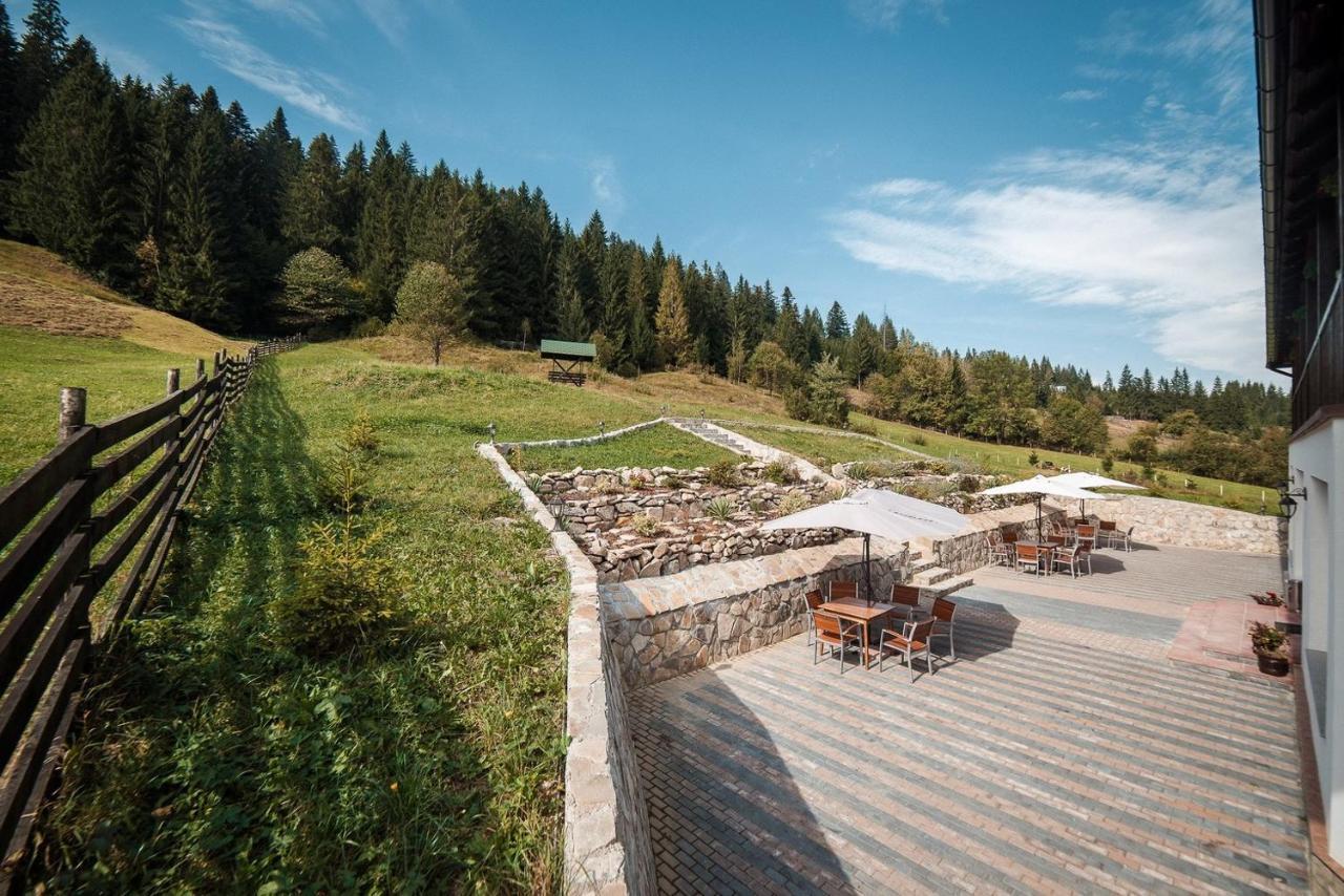 Conacul Domnitei Hotel Voronet Zewnętrze zdjęcie