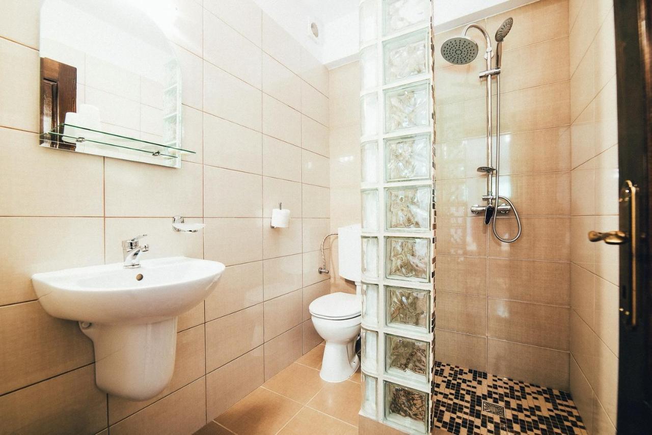 Conacul Domnitei Hotel Voronet Zewnętrze zdjęcie